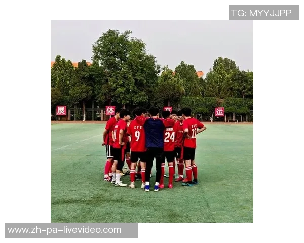 天下足球激情四溢追逐梦想的绿茵场上书写传奇故事