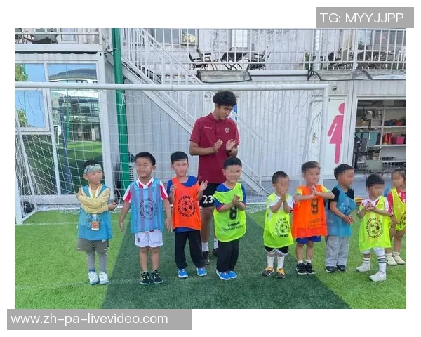 幼儿足球培训的乐趣与成长之路探索小朋友们的运动潜能与团队精神
