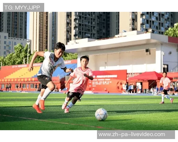 足球控的激情与梦想如何在绿茵场上绽放出无限可能 足球控的激情与梦想如何在绿茵场上绽放出无限可能